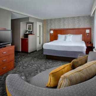 Ewtrc Corner King Guestroom Web