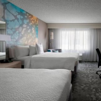 Phxte Queen Queen Guestroom Web