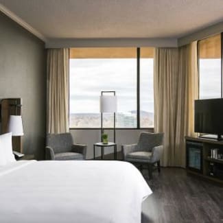 Nashville Airport King Corner Guestroom