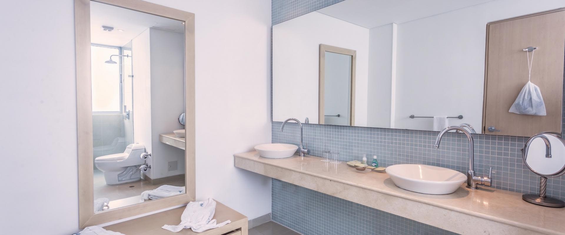 Suite Bathroom