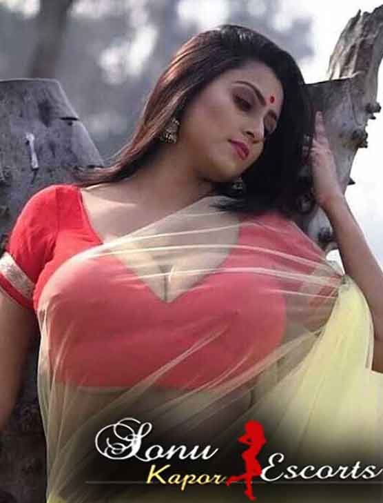 Call girl Aarohi in Bangalore