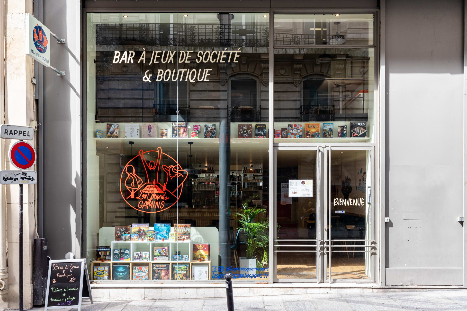 Les Grands Gamins Bar à jeux de société et Boutique