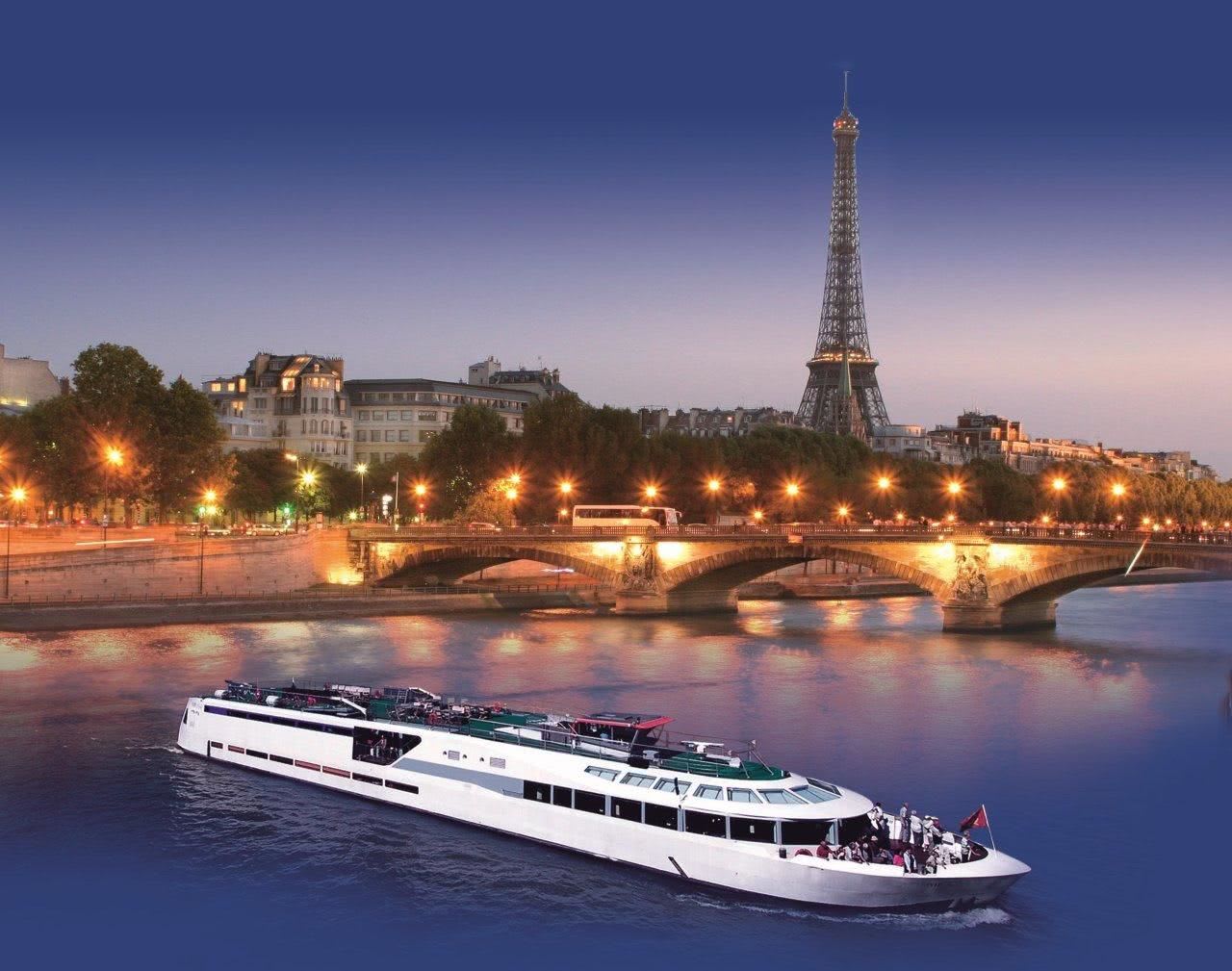 yacht hotel paris