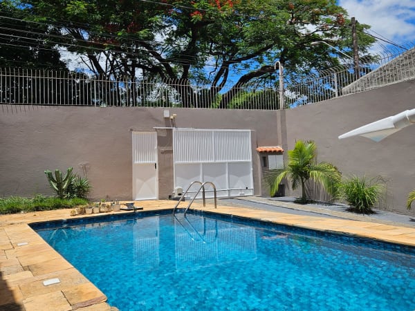 Sobrado com piscina - Central Parque
