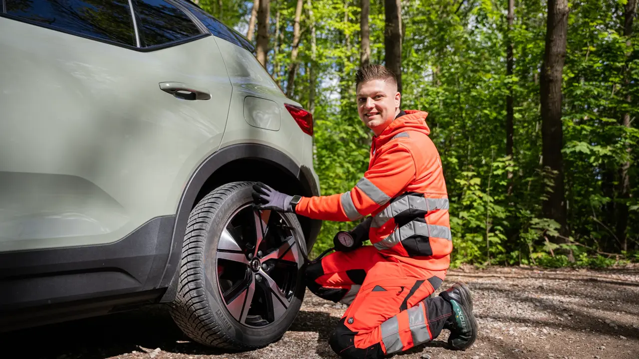 Dæk får luft af autoredder