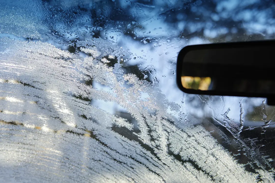 Is på bilrutan