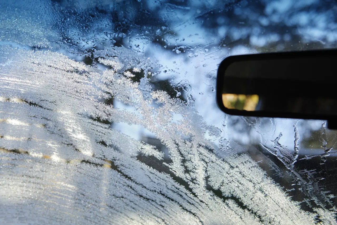 Is på bilrutan