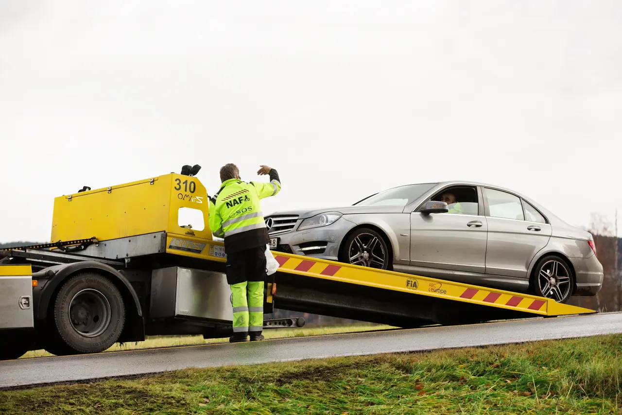 LYS327022 SOS NOV 066 Min