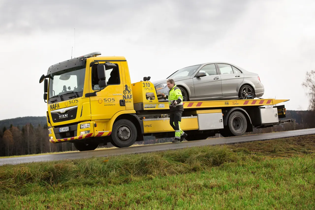 LYS327023 SOS NOV 067 Min