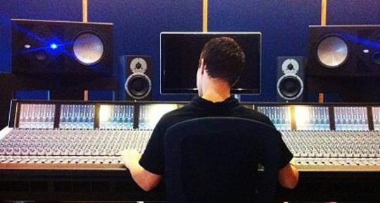 Composing, Mixing, Mastering - Daniel Lienau