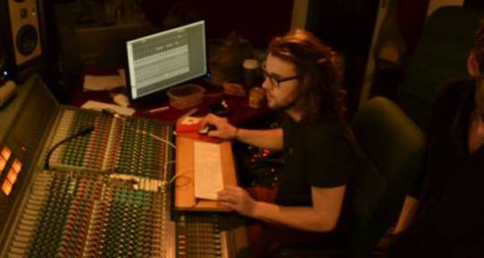 Mixing and Recording Engineer - Luke Woollett