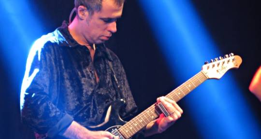 Guitar Player/Producer - Billy Brandao