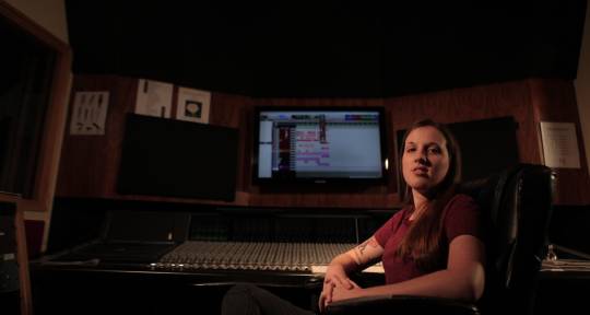 Studio Engineer and Producer - Sian McMullen