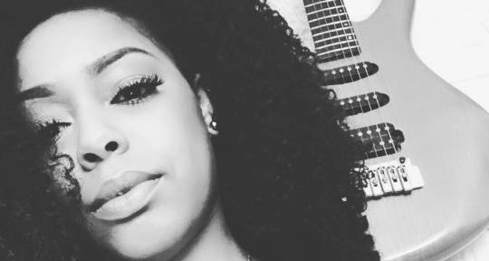 Soulful Singer / Songwriter - Melyssa Robinson