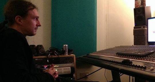 Recording studio, mixing - Dave Merry Bleeding Ear Studio
