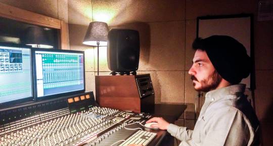 Mix Engineer/Session Guitarist - Cem Arapkirlioglu