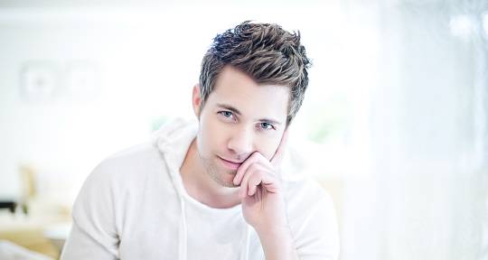 Session Vocalist and Top-liner - Drew Seeley