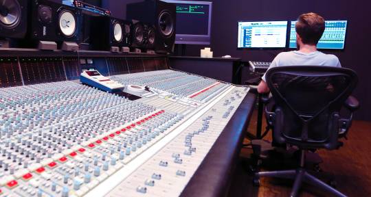 Mixing/Mastering Engineer - Brennan Edmondson