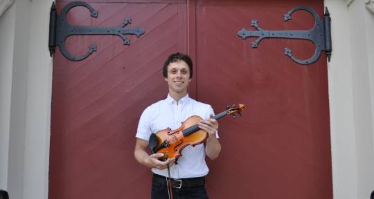 Violinist, violist, arranger - Julian Spiro