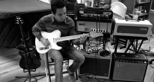 Session Guitarist  - Dave Giraldo