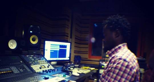 Recording Studio/AudioEngineer - Doc Phenom