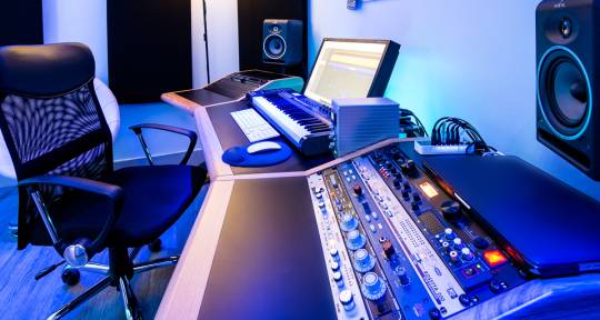 'Remote Mixing & Mastering' - Hot Money Studios