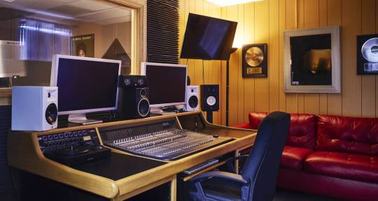 Record Label, Recording Studio - Razor Sharp Records South