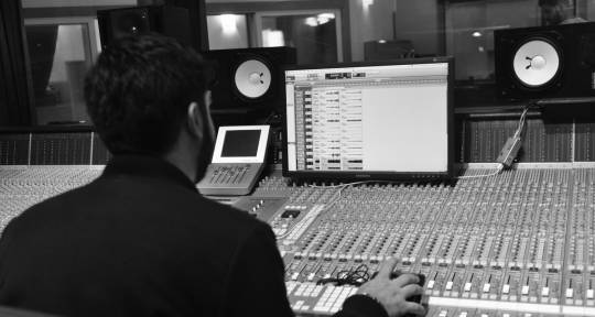 Remote Mixing & Mastering  - Mike Naz