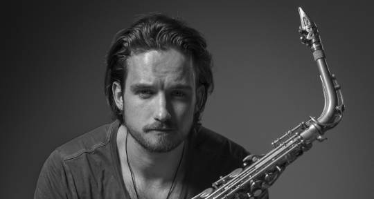 Session Saxophonist - Håkon William