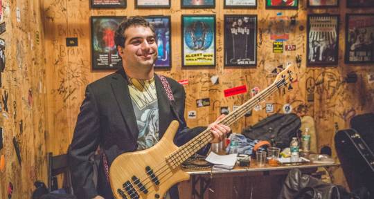 Session and Live Bass Player - Alex Kaminstein