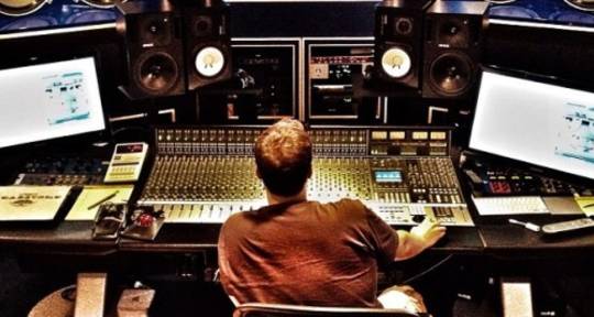 Recording & Mixing Engineer - Andrew Wright