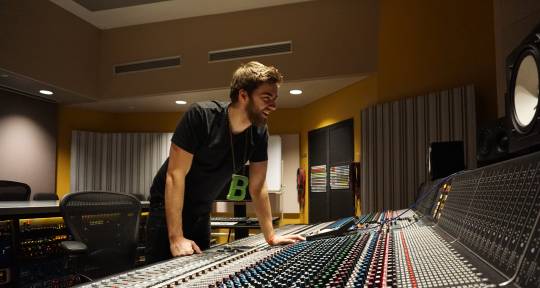 Tracking & Mixing Engineer - Bas Janssen