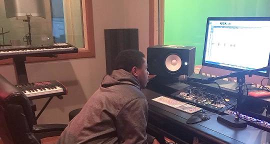 Recording Artist - Charlés