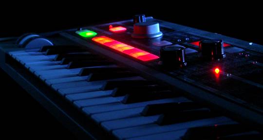 'Session keyboardist / synth'  - Daniel Cativiela