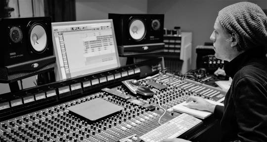 Mixing Engineer, Producer - Aaron Hogan