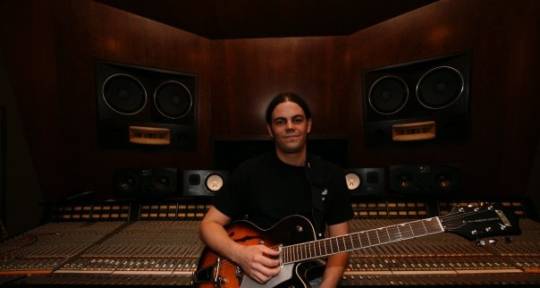 Platinum Guitarist/ Producer - Daniel Groover