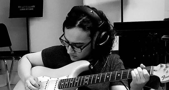 Session Guitarist - Nicole Zadok