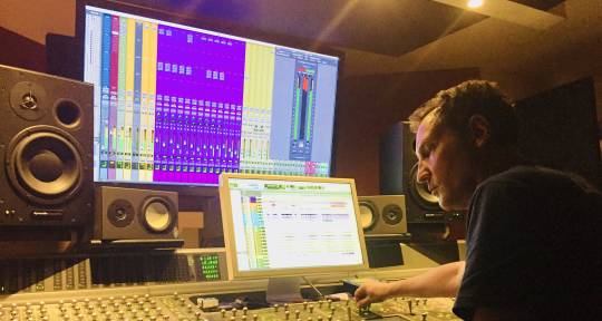 Mixing and Mastering engineer - Luca Vittori