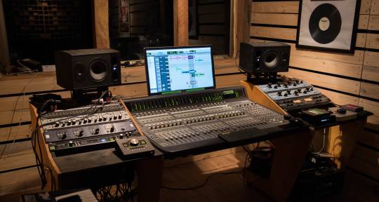 Recording and Mixing Studio. - Estudio Mantra
