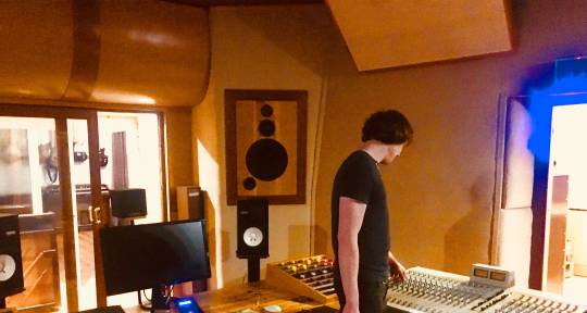 Mix engineer, Music Producer - Steffan pringle