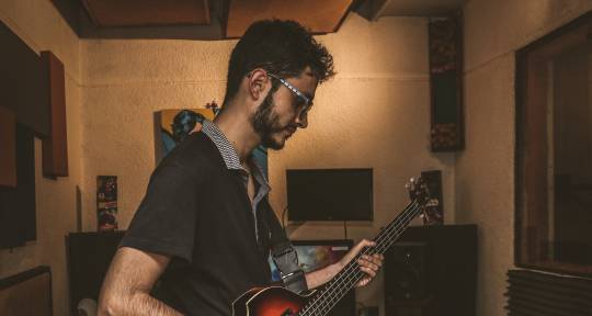 Session Bassist - Julian Loaiza