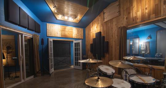 Session Drummer - Luke DeJaynes