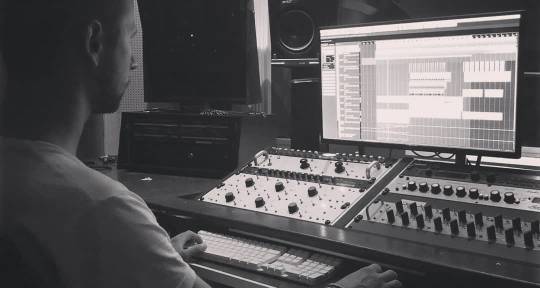 Music Producer, Mix Engineer - Jonathan Schuster