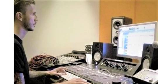 Producer | Musician | Mixer - Federico Di Giorgio