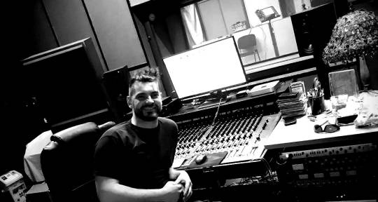 Producer Mix&Master Guitarist - Bence Partos