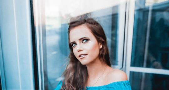 Vocalist/Singer-Songwriter - Tiffany Alvord