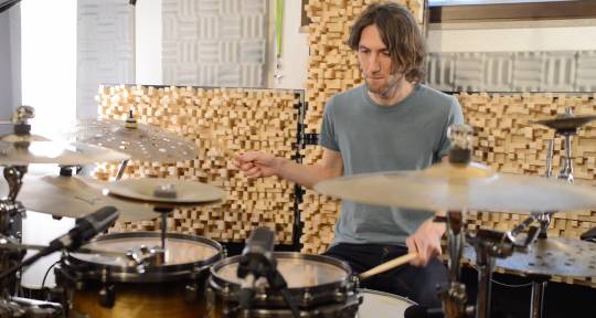 Session drummer - Erik Tulissio