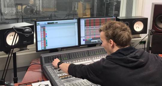 Mixing & Mastering Engineer - Jelle Haasnoot