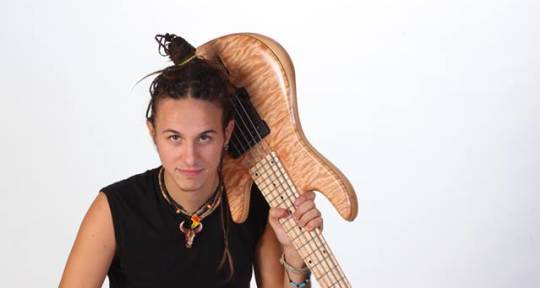 Pro Bass Player - Luca Giachi