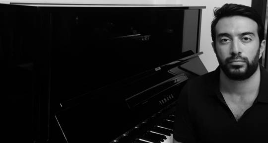 Session Pianist, and Composer - Elias H